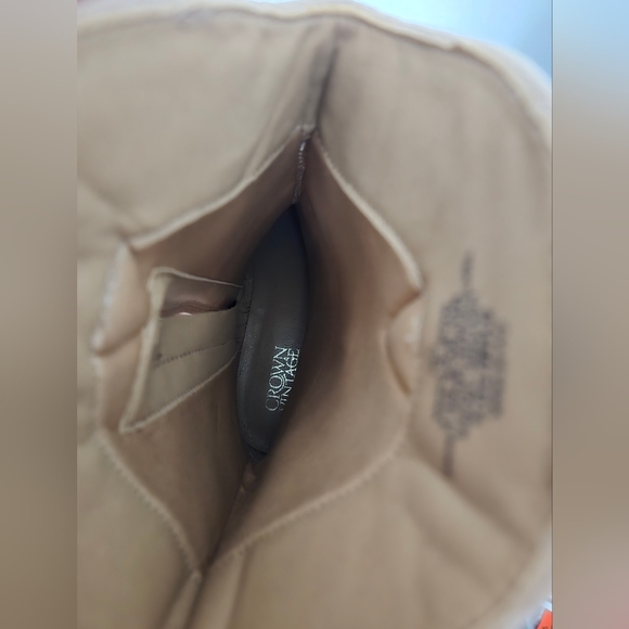 CROWN VINTAGE Tan Suede Western style boots - Picture 9 of 16